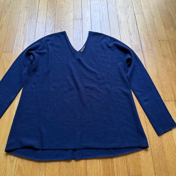 100% Cashmere Navy Blue L Vince Long Sleeve V-Neck Sweater Pullover Top - Picture 3 of 12